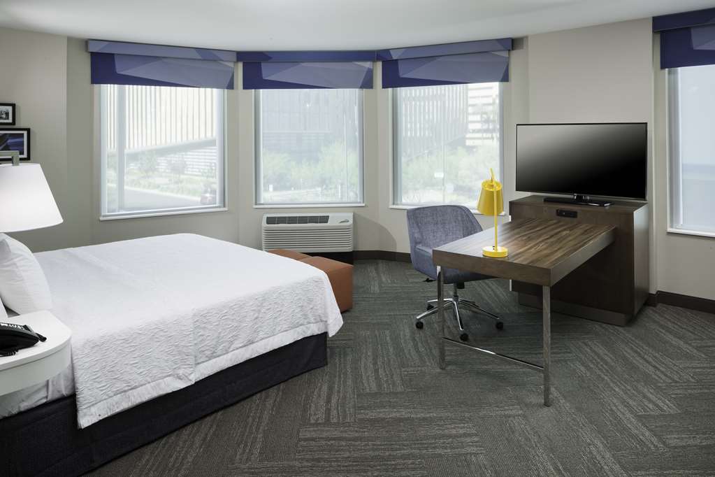 Фото Hampton Inn & Suites Phoenix Downtown