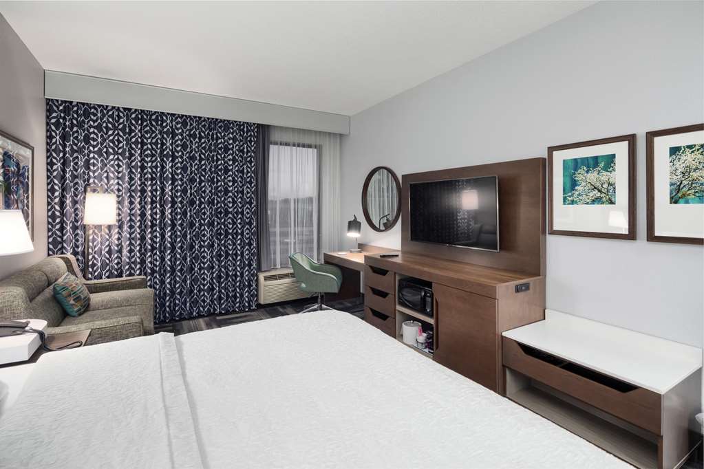 Фото Hampton Inn Louisville - Northeast