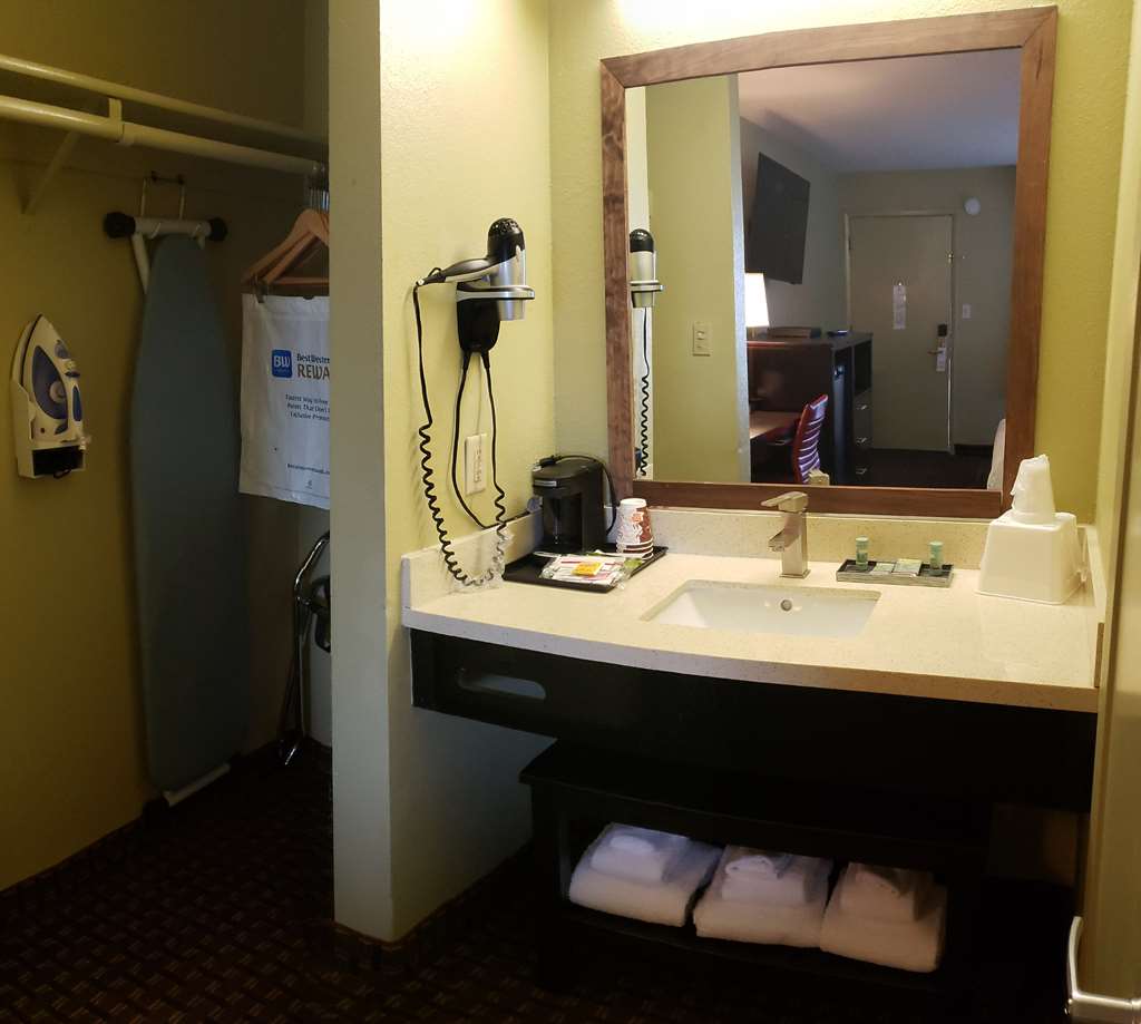 Фото SureStay Hotel by Best Western Vallejo Napa Valley