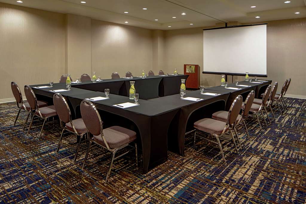 Фото DoubleTree Suites by Hilton Hotel Salt Lake City