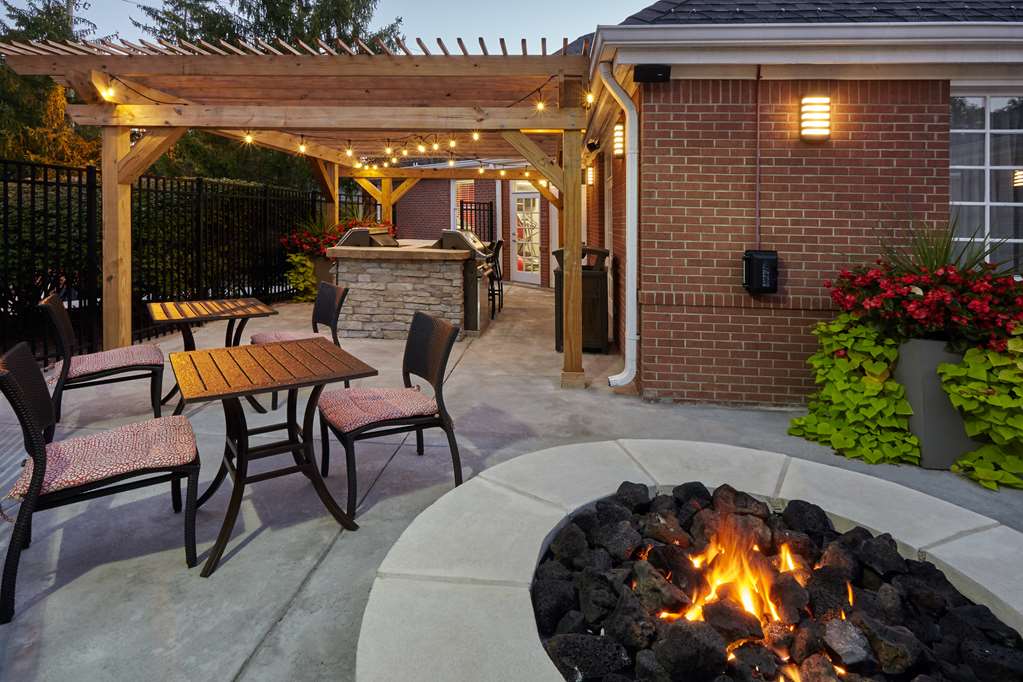 Фото Homewood Suites by Hilton Indianapolis Keystone Crossing