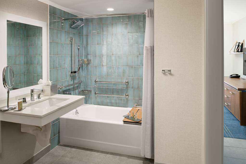Фото Hilton Los Angeles Culver City
