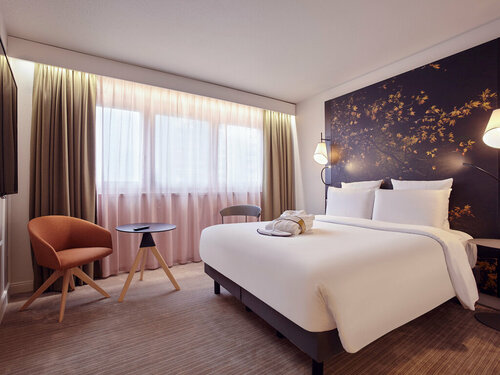 Гостиница Hôtel Mercure Paris La Défense в Курбевуа
