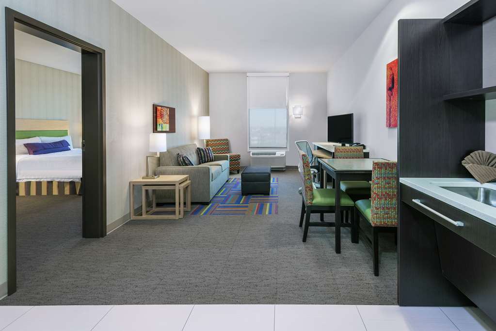 Фото Home2 Suites by Hilton Austin Airport