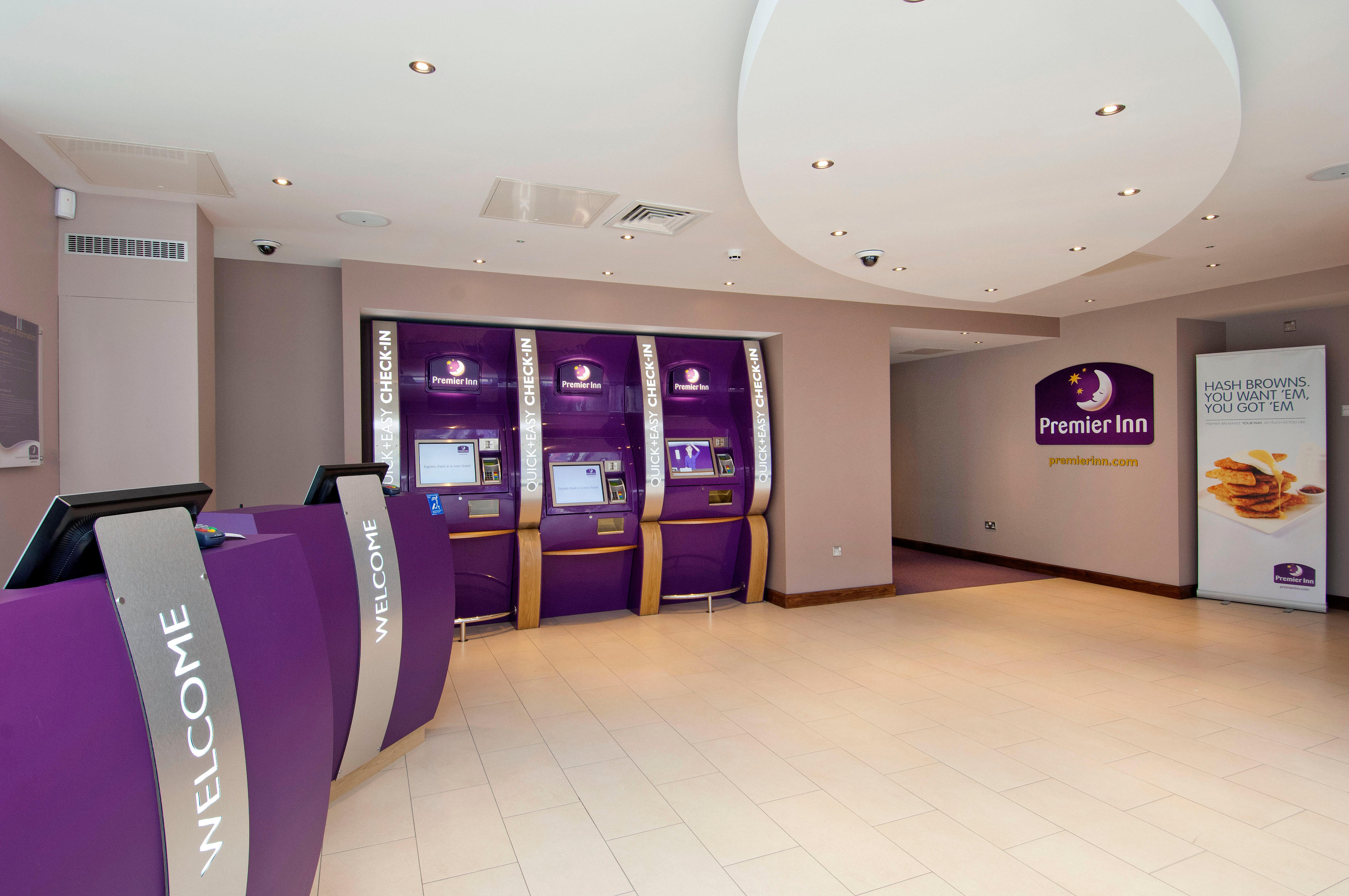 Фото Premier Inn London Ealing