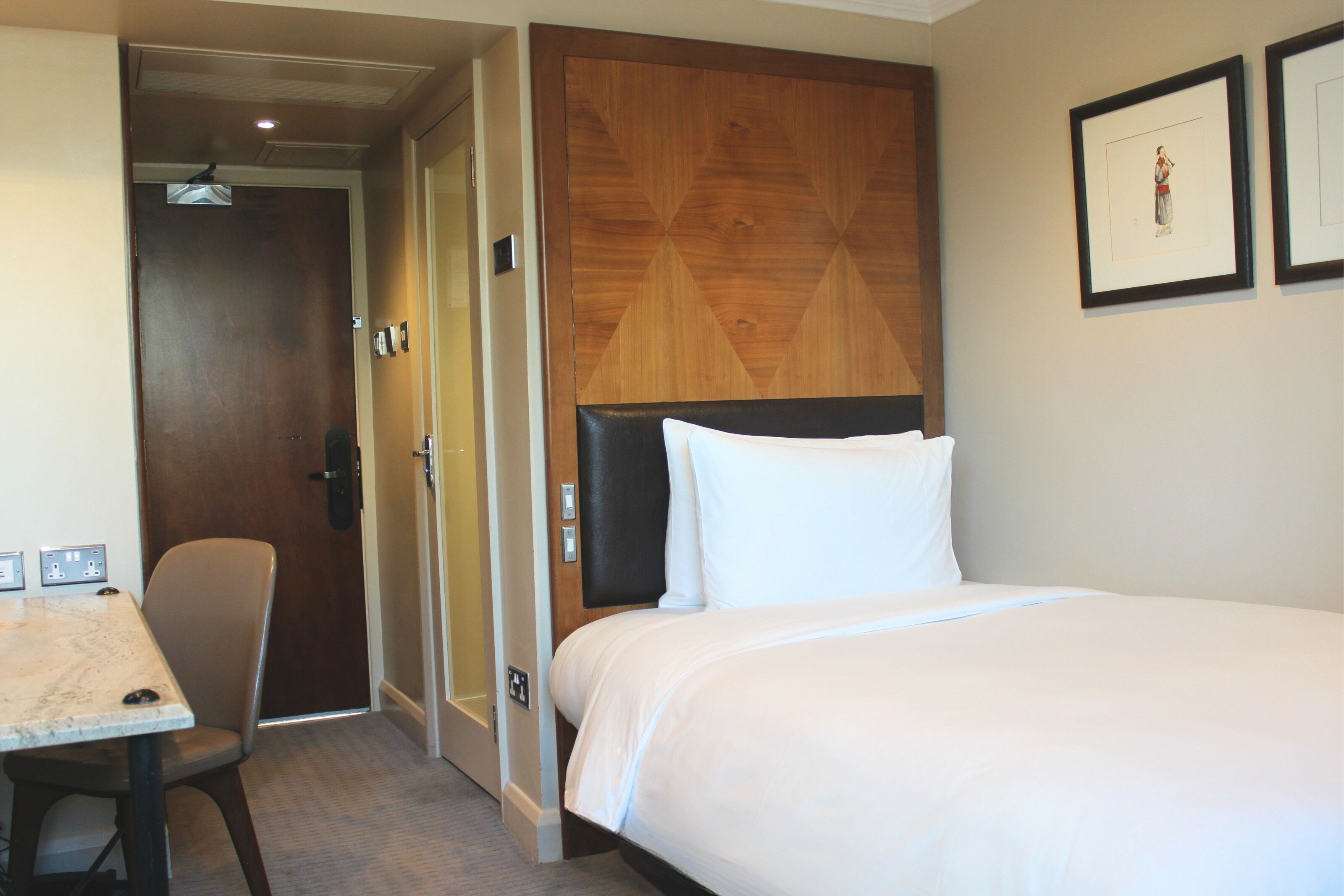 Фото Radisson Blu Hotel, London Tottenham Court Road