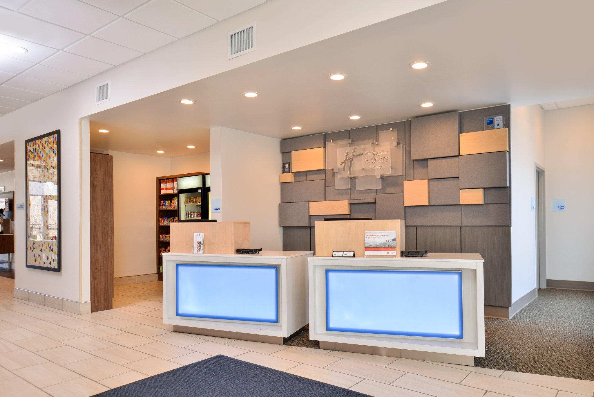Фото Holiday Inn Express & Suites Southgate - Detroit Area, an Ihg Hotel