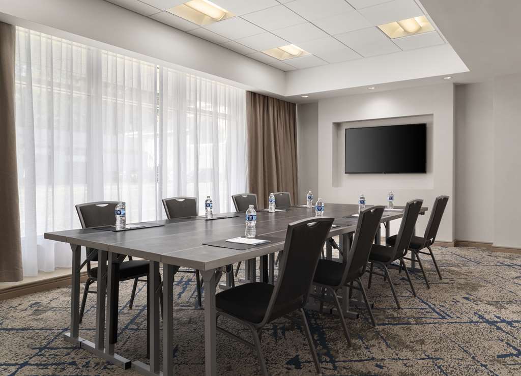 Фото Homewood Suites by Hilton Boston Brookline-Longwood Medical
