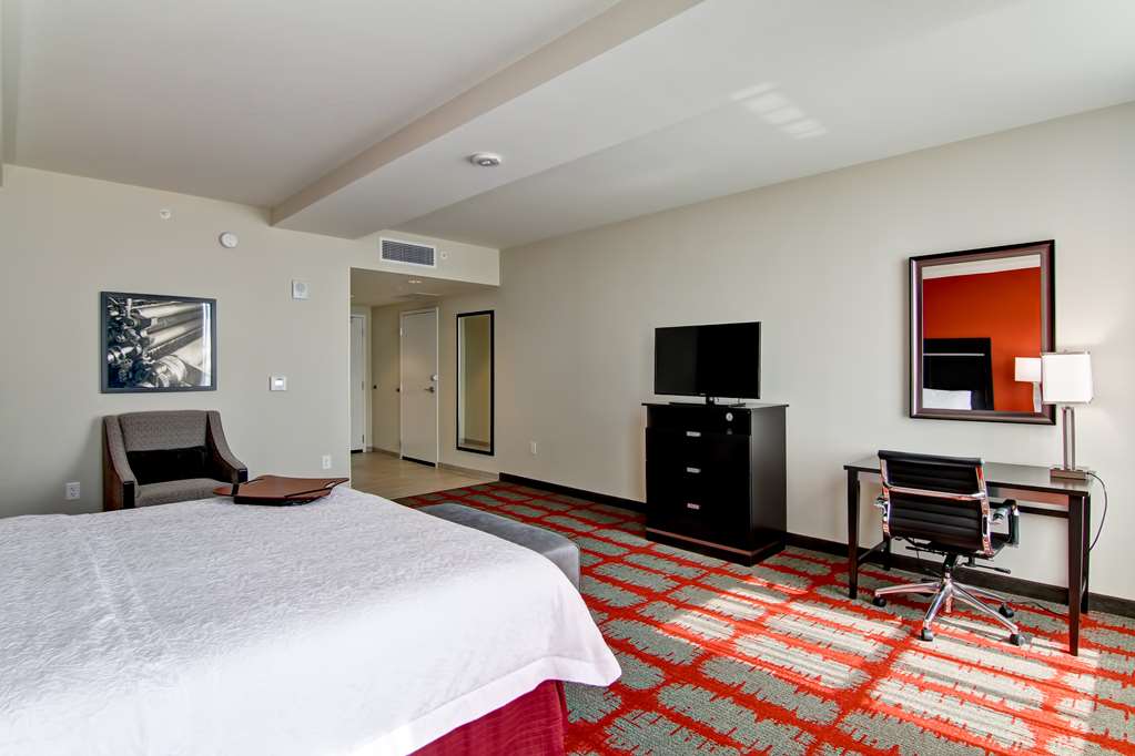 Фото Hampton Inn & Suites Cincinnati-Downtown