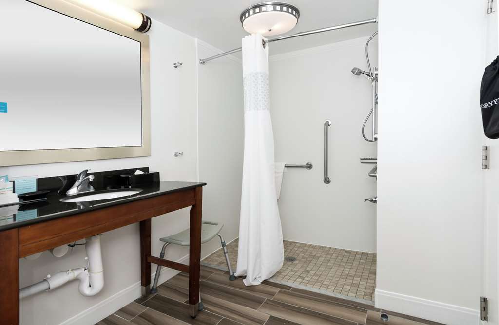 Фото Hampton Inn & Suites Raleigh/Cary I-40