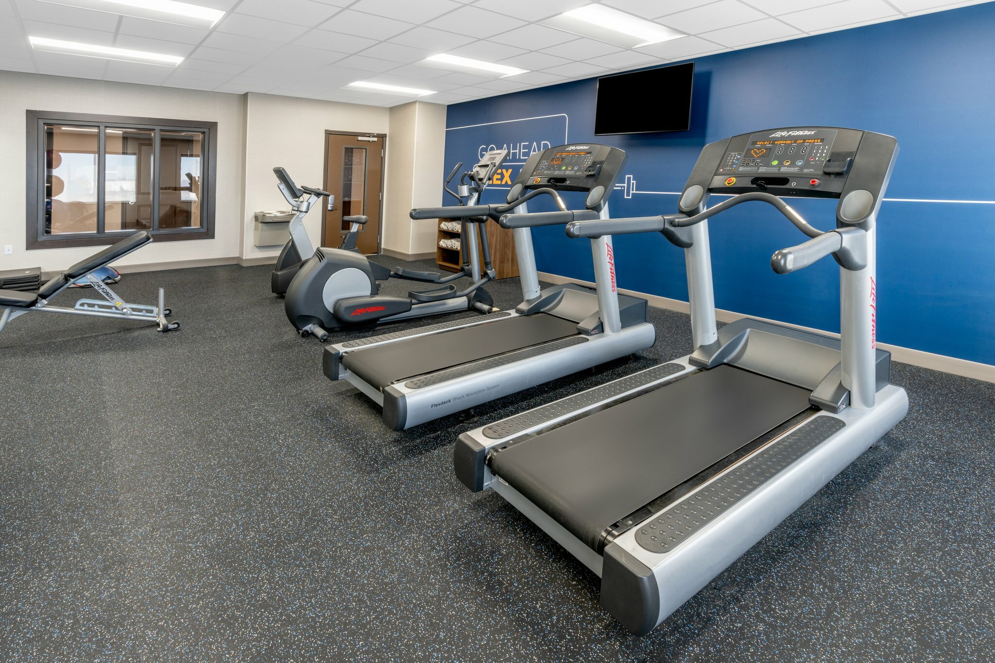 Фото Holiday Inn Express Hotel & Suites - Cheyenne, an Ihg Hotel