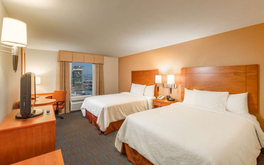 Фото Hampton Inn by Hilton-Queretaro Tecnologico