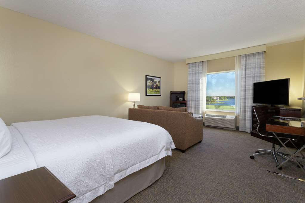 Фото Hampton Inn & Suites Wellington
