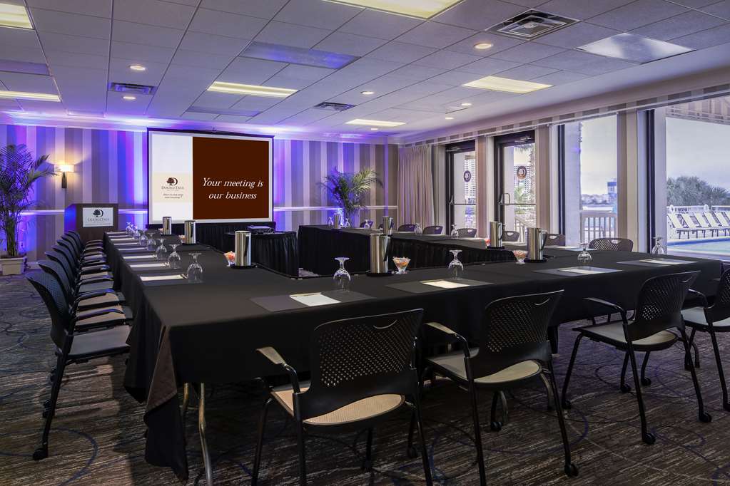 Фото DoubleTree by Hilton Hotel Jacksonville Riverfront