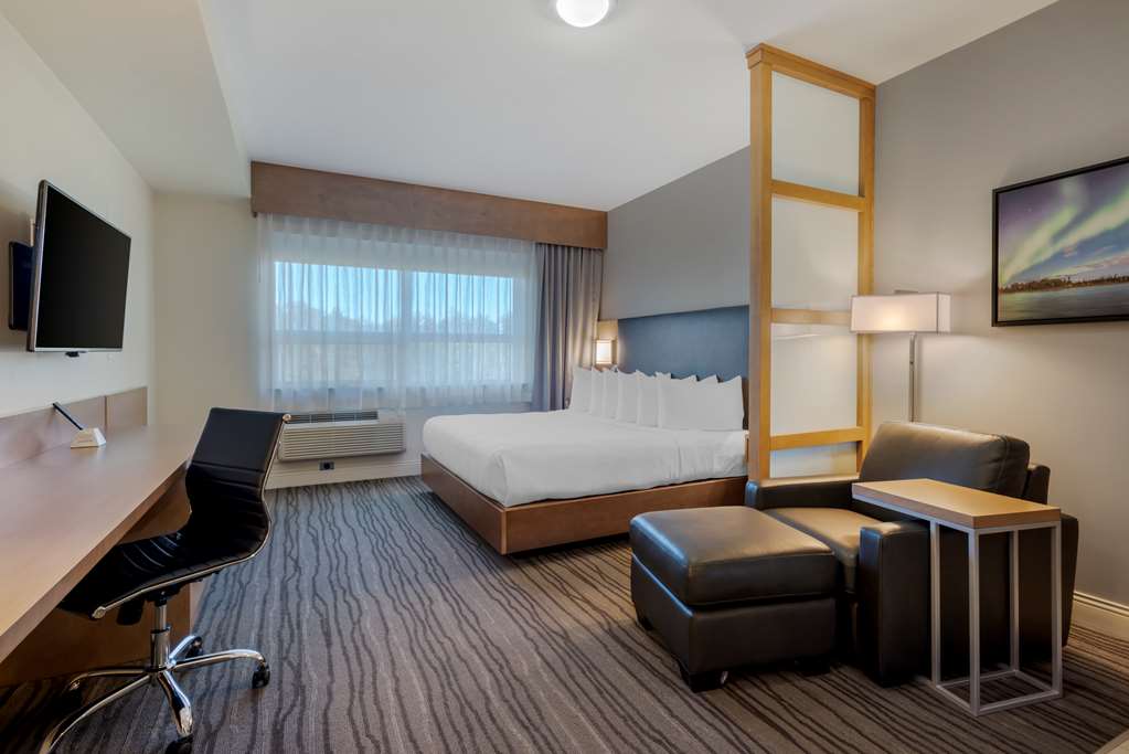 Фото Best Western Plus Sawridge Suites