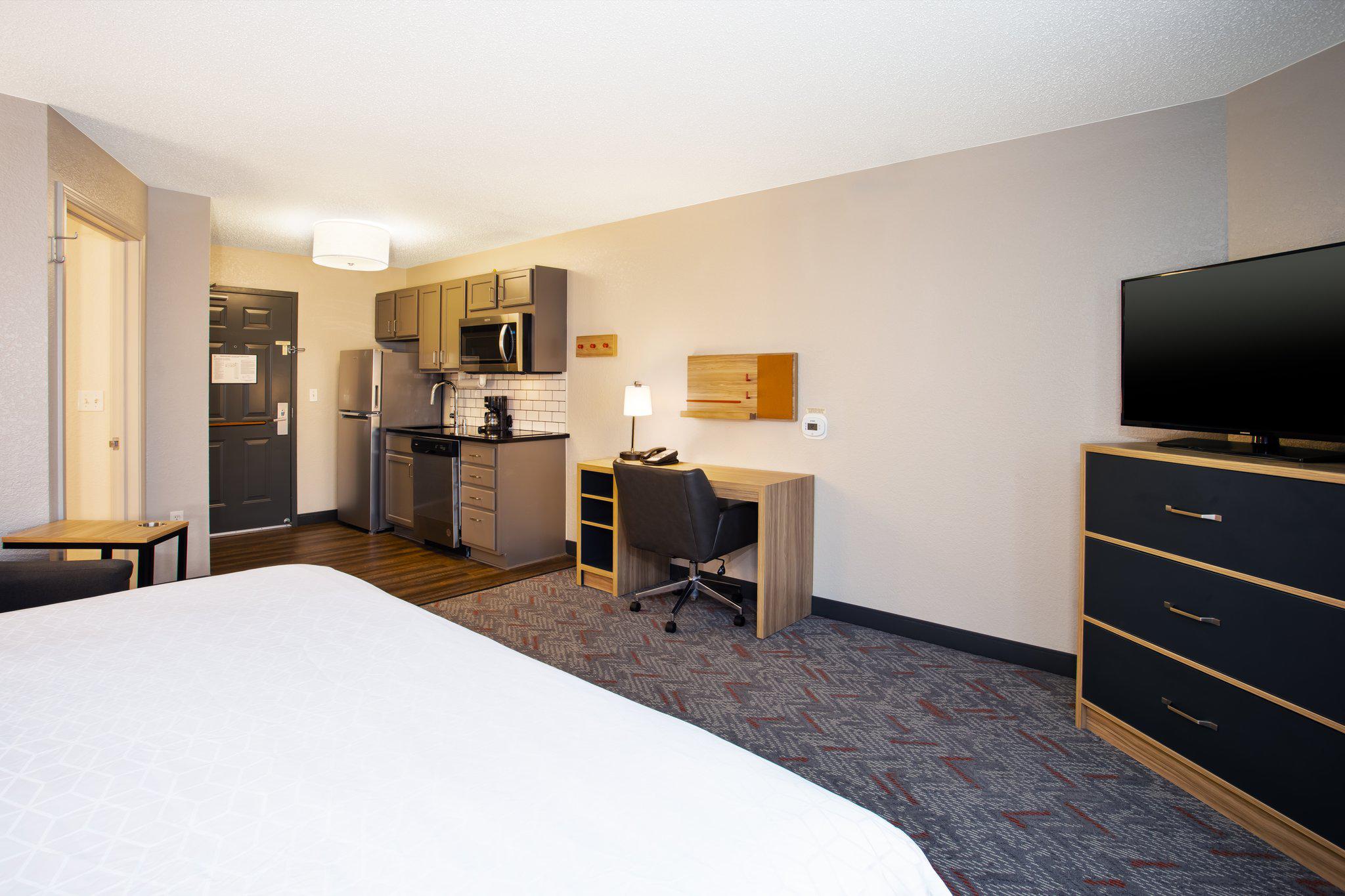 Фото Candlewood Suites Kenosha, an Ihg Hotel