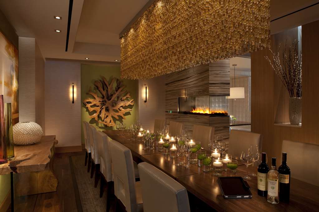 Фото Hilton McLean Tysons Corner