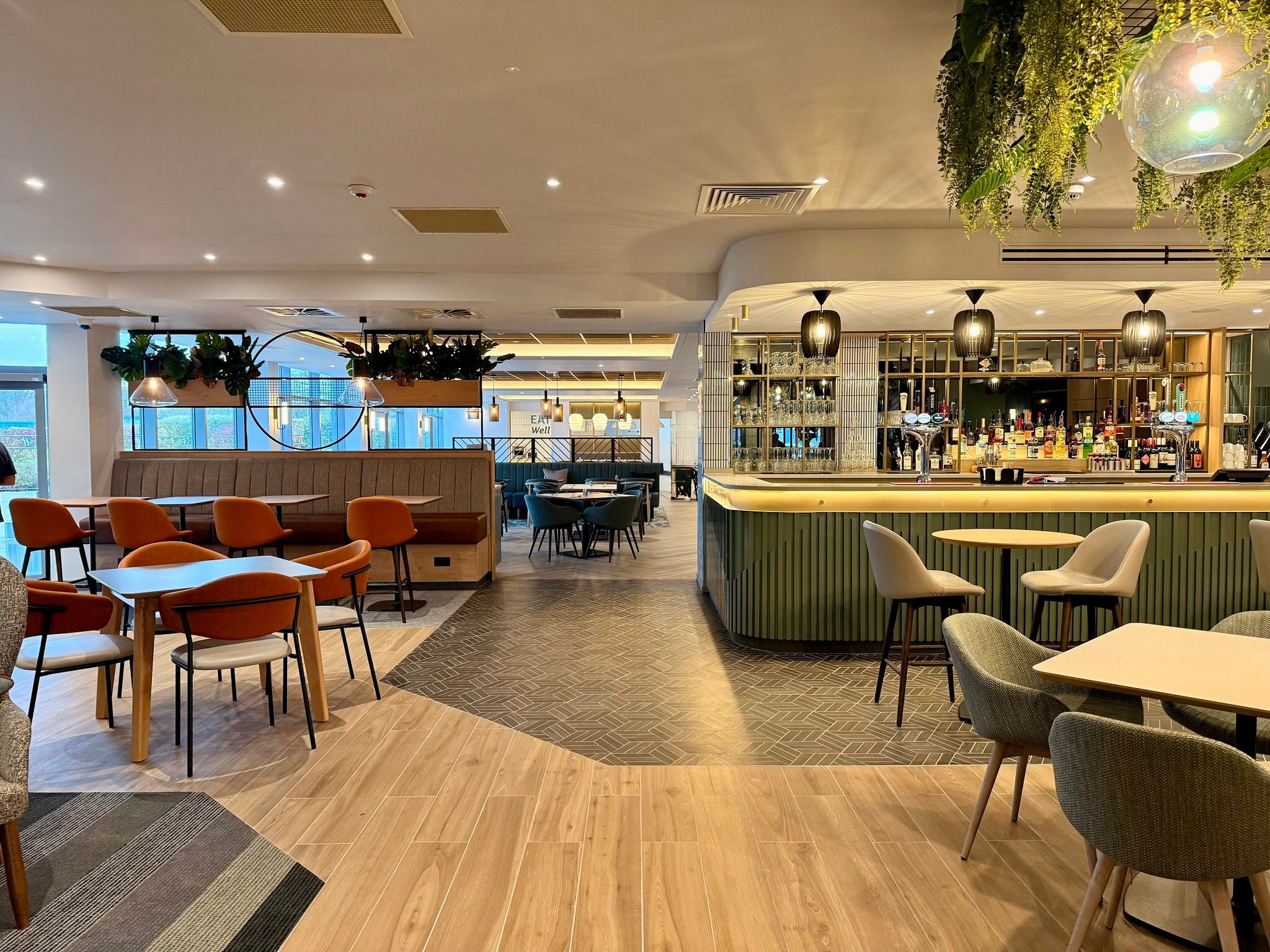 Фото Hilton Garden Inn Luton North