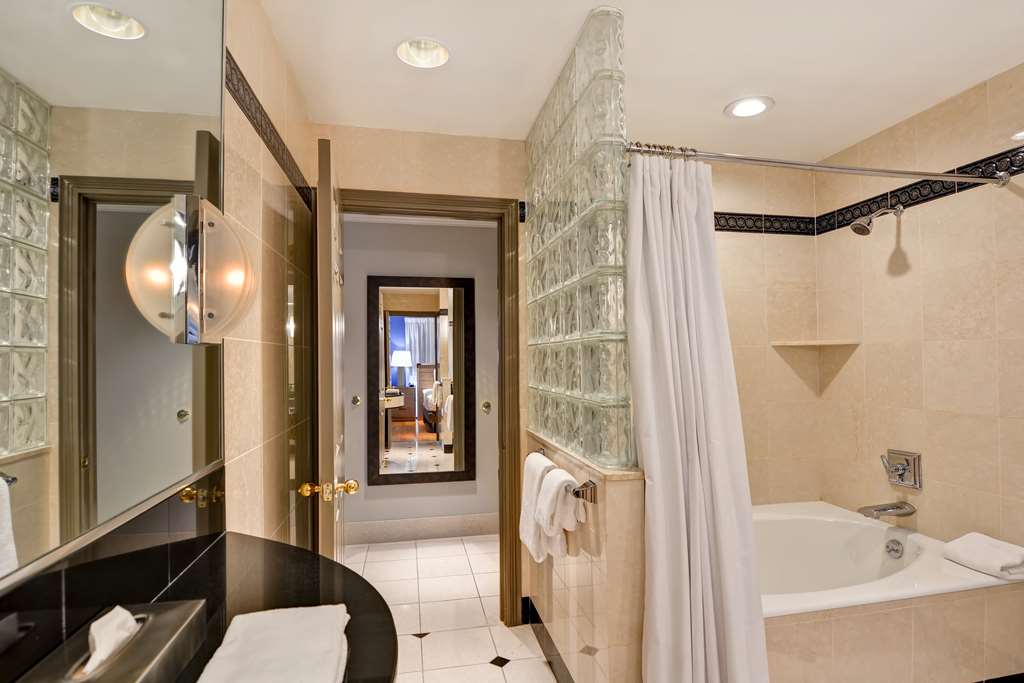 Фото The Cincinnatian Hotel Curio Collection by Hilton