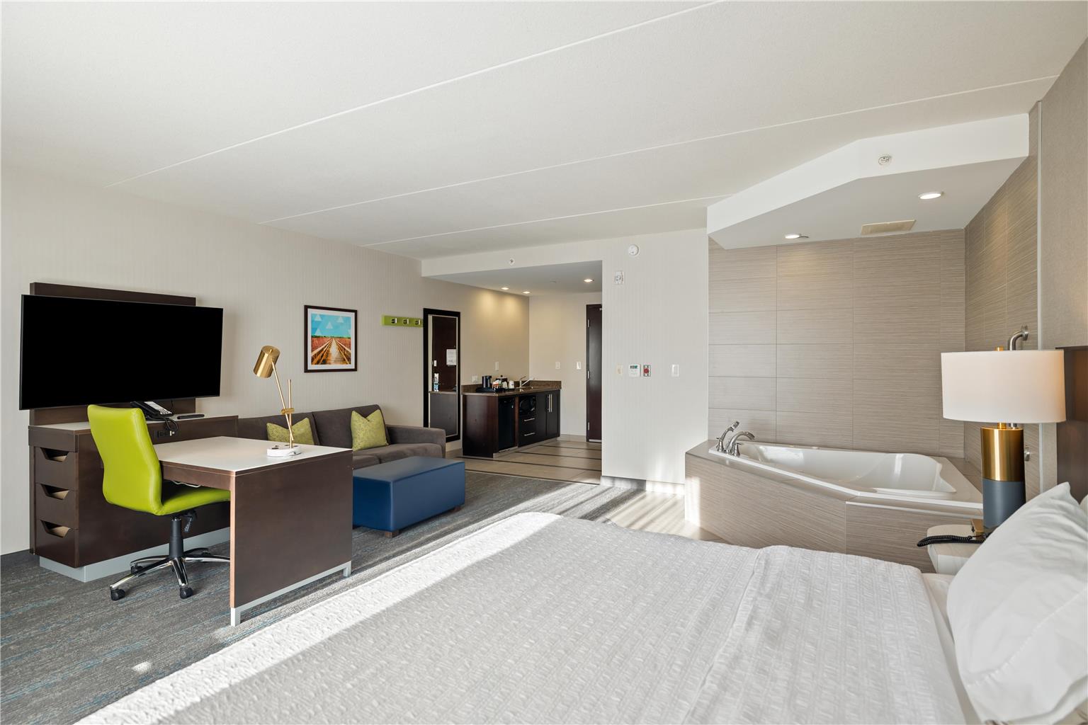 Фото Hampton Inn by Hilton Winnipeg Airport/Polo Park