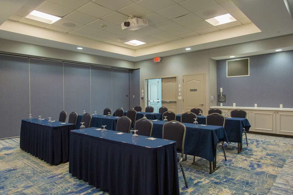 Фото Hilton Garden Inn Myrtle Beach/Coastal Grand Mall