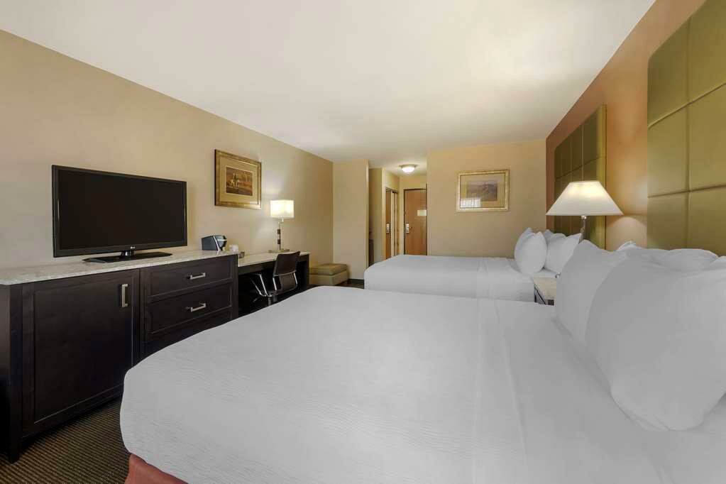 Фото Best Western Plus Country Inn & Suites