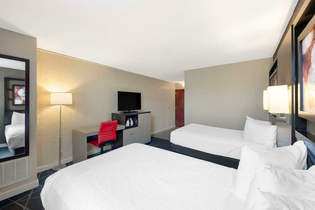 Фото Best Western Plus Austin Central
