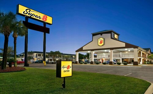 Гостиница Super 8 by Wyndham Gulfport Biloxi Airport в Галфпорте