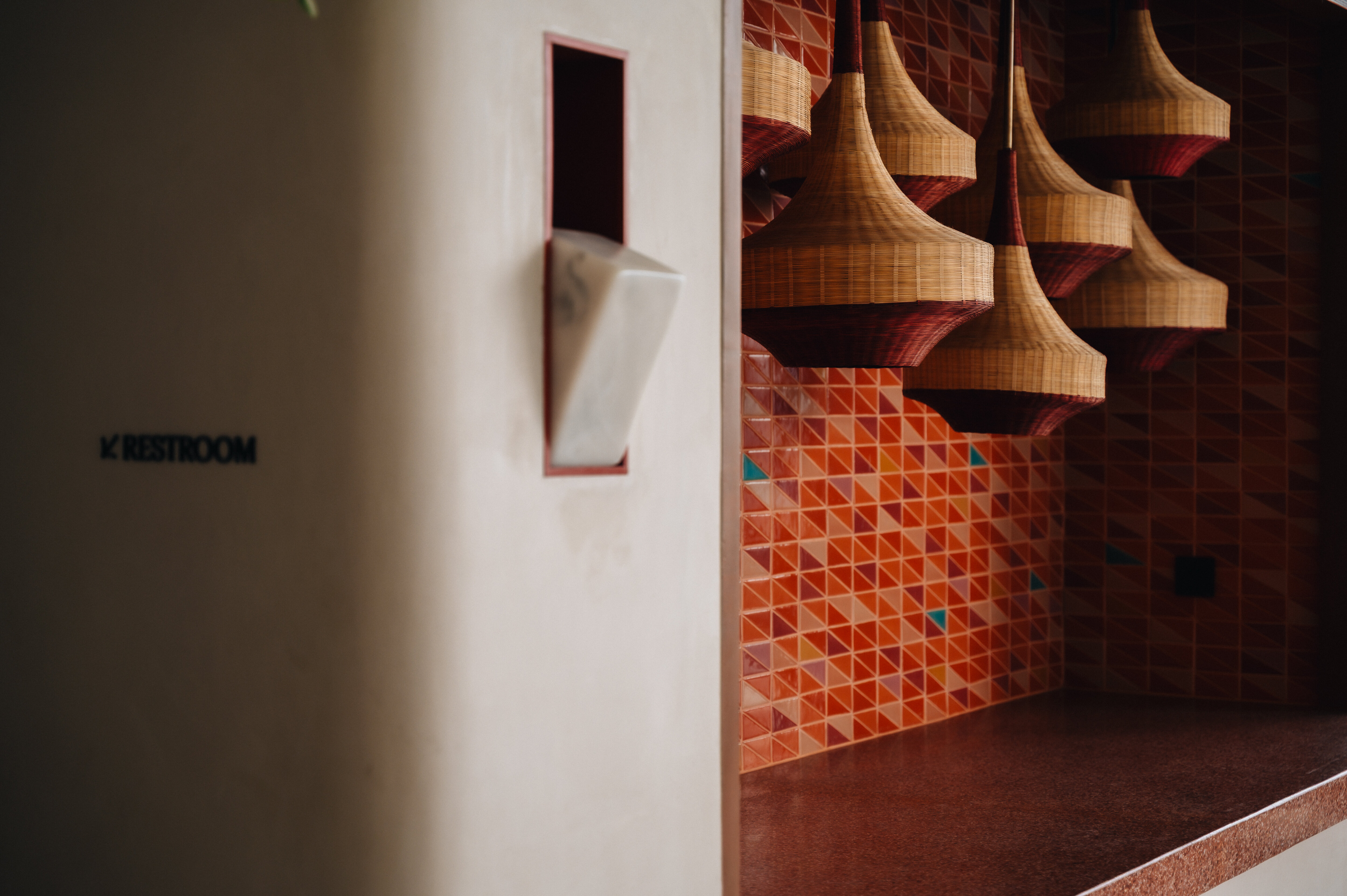 Фото KROMO Bangkok, Curio Collection by Hilton