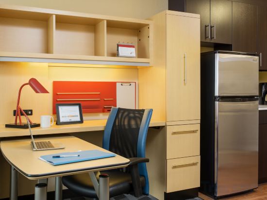 Фото TownePlace Suites by Marriott Red Deer