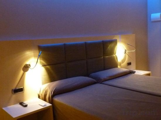 Фото Hotel Barcelona House