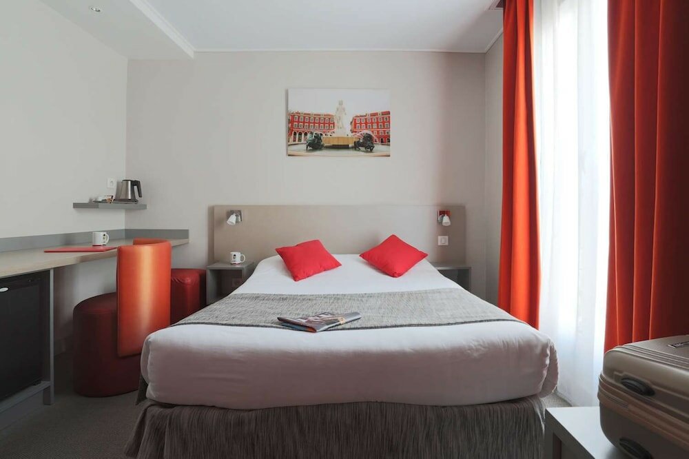 Фото Hotel de la Fontaine