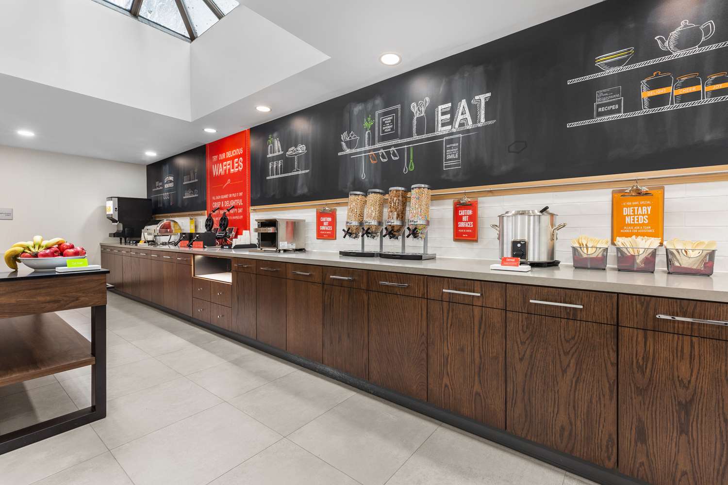 Фото Hampton Inn & Suites by Hilton Toronto Downtown