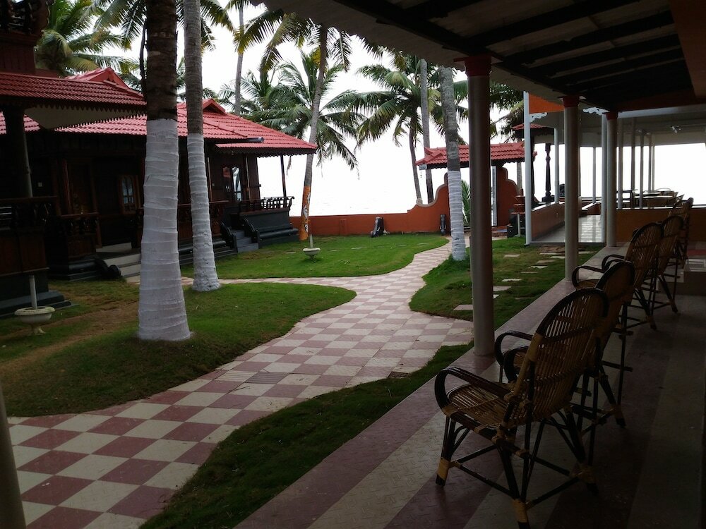 Фото Black Beach Resort