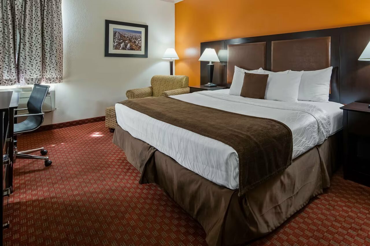 Фото Best Western Plus Lubbock Windsor Inn