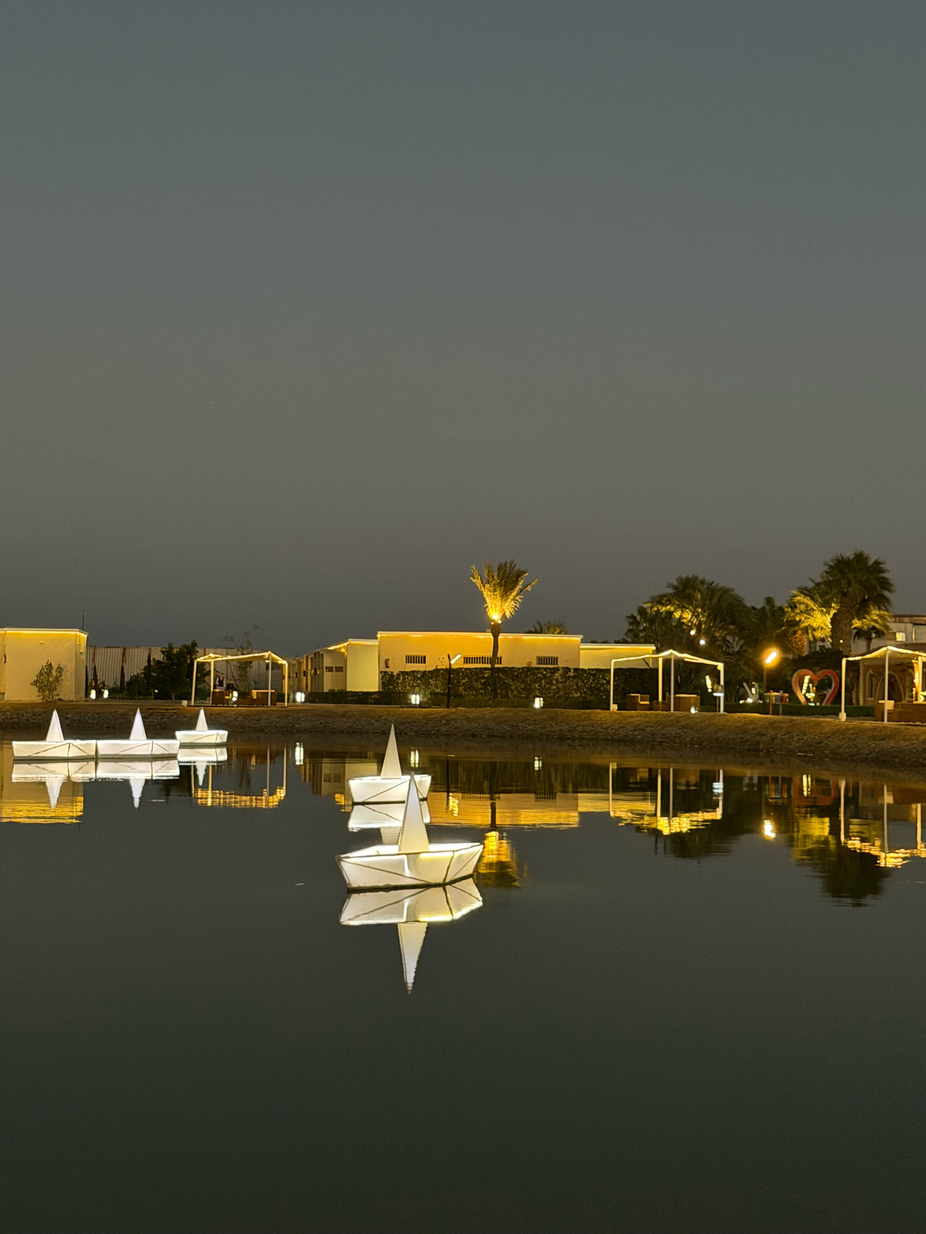 Фото Aladdin Beach Resort