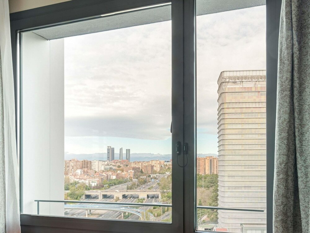 Фото Novotel Madrid Puente de La Paz