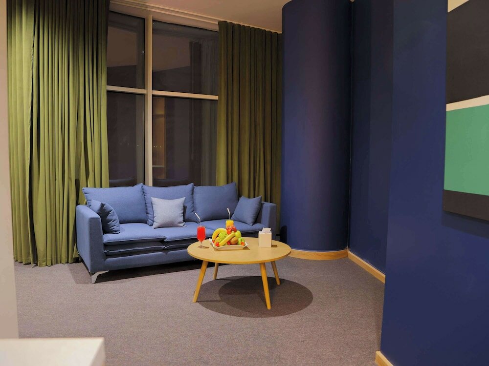 Фото Novotel Suites Riyadh Centre