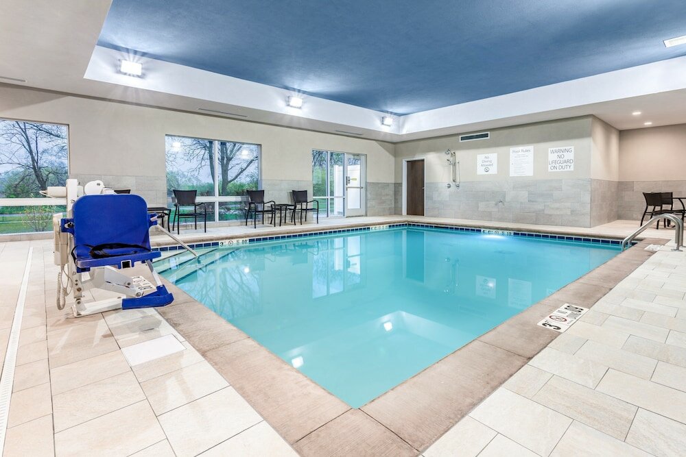 Фото Holiday Inn Express & Suites Hammond, an Ihg Hotel