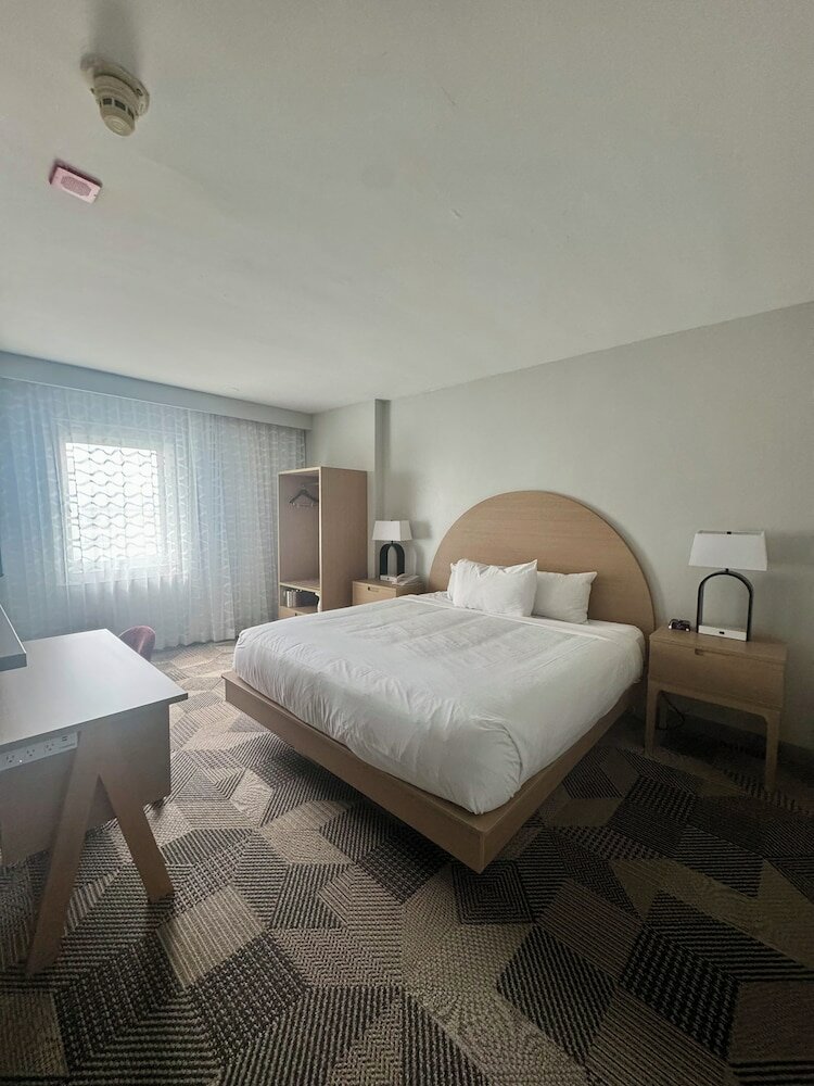 Фото Miami International Airport Hotel