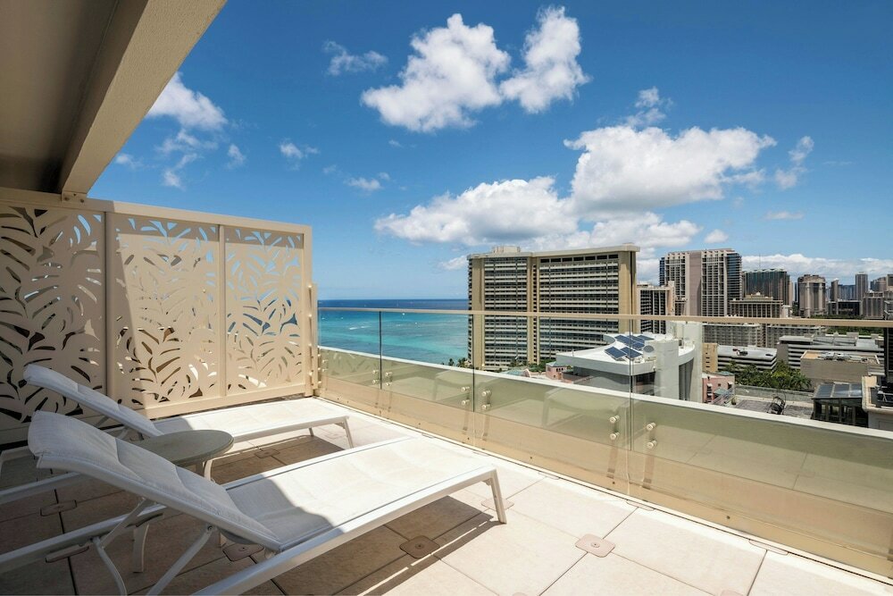 Фото Moana Surfrider, A Westin Resort & SPA, Waikiki Beach