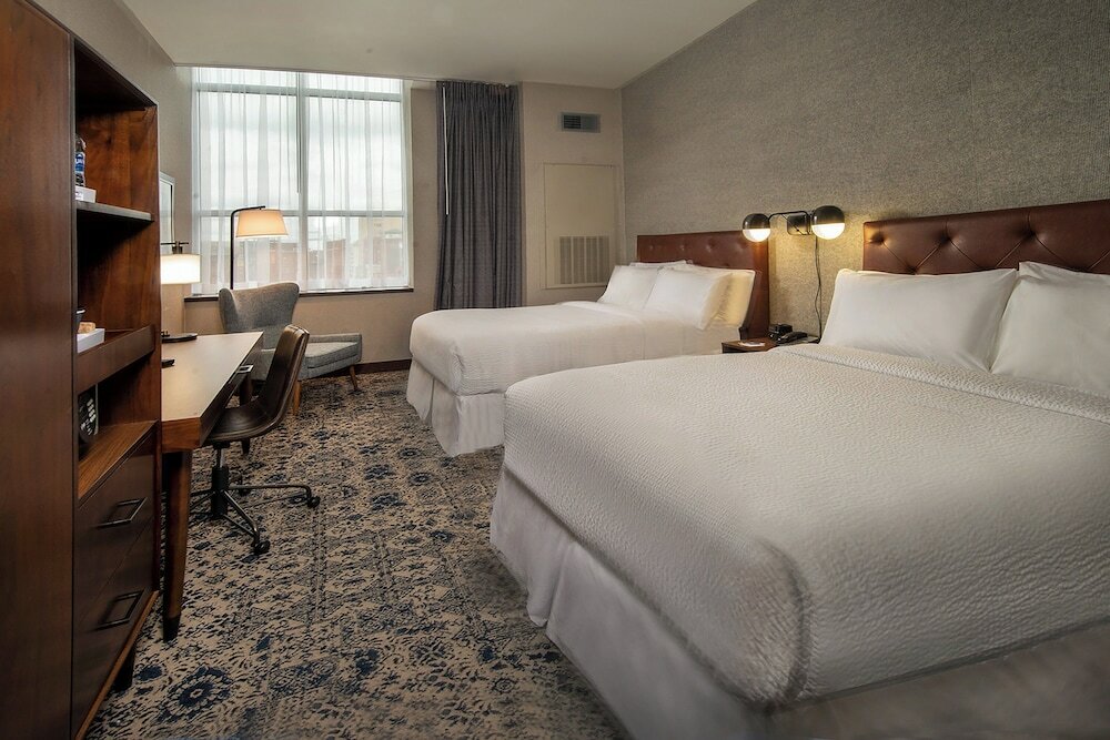 Фото Four Points by Sheraton Philadelphia City Center