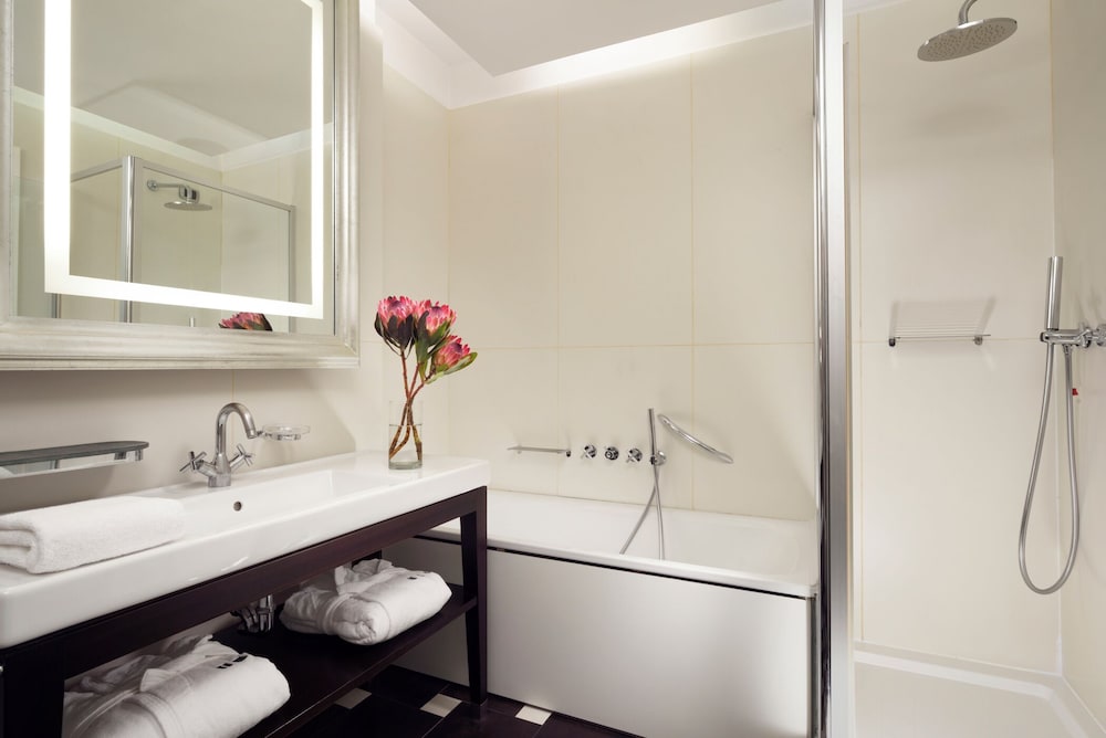 Фото UNAHOTELS Cusani Milano