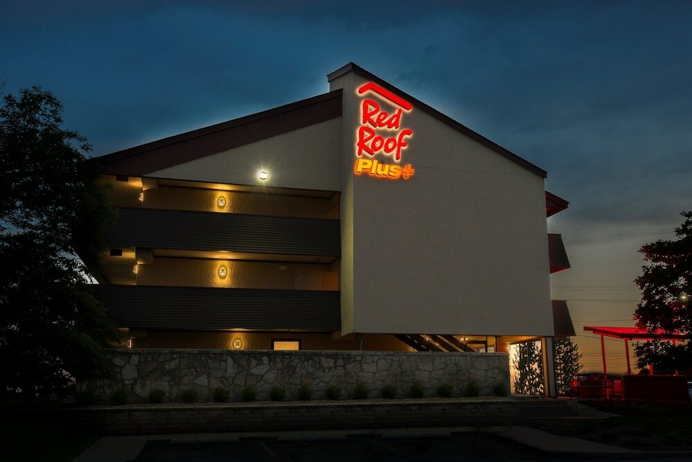 Фото Red Roof Inn Plus+ Chicago - Naperville