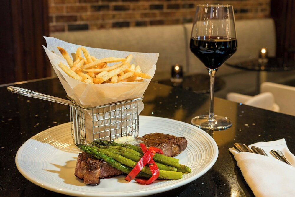 Фото Sheraton Indianapolis City Centre Hotel