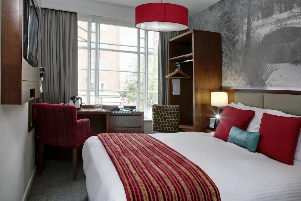 Фото Seraphine Kensington Olympia Hotel
