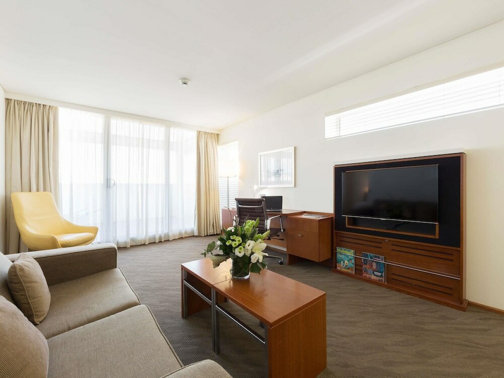 Фото Novotel Canberra