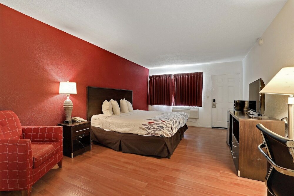 Фото Red Roof Inn Needles