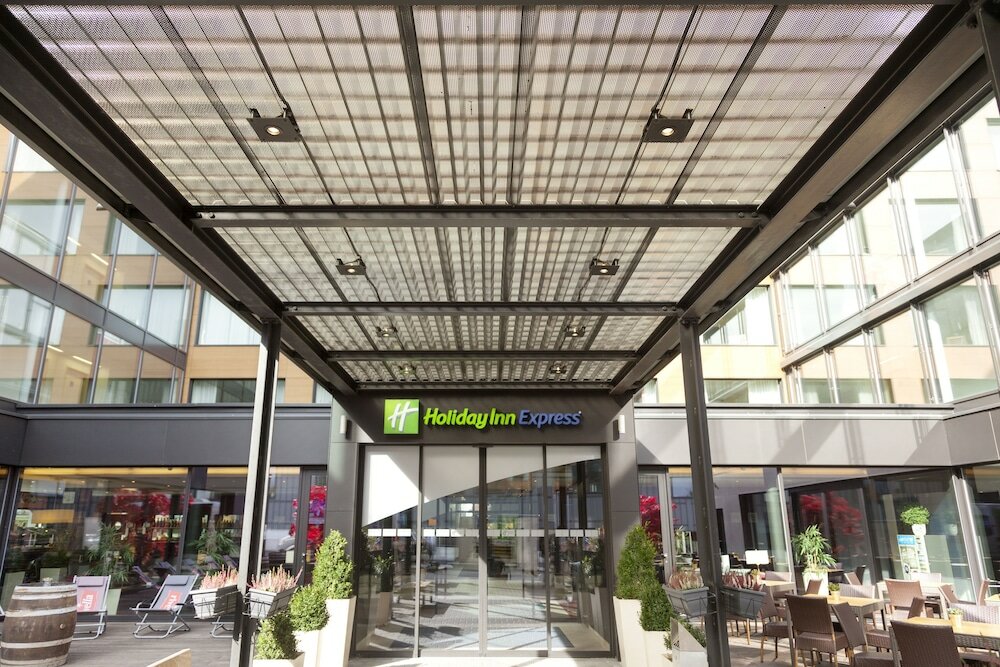 Фото Holiday Inn Express Zurich Airport, an Ihg Hotel