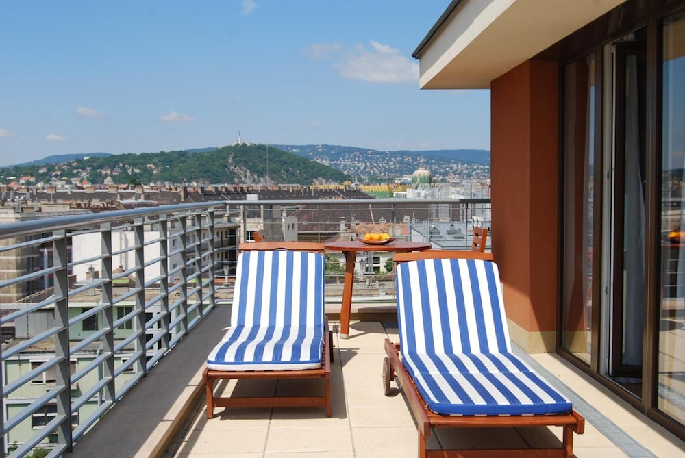 Фото Escala Hotel & Suites